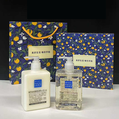 （直发包邮除偏远）松山 沐浴露身体乳礼盒（300ml+300g）配送礼袋